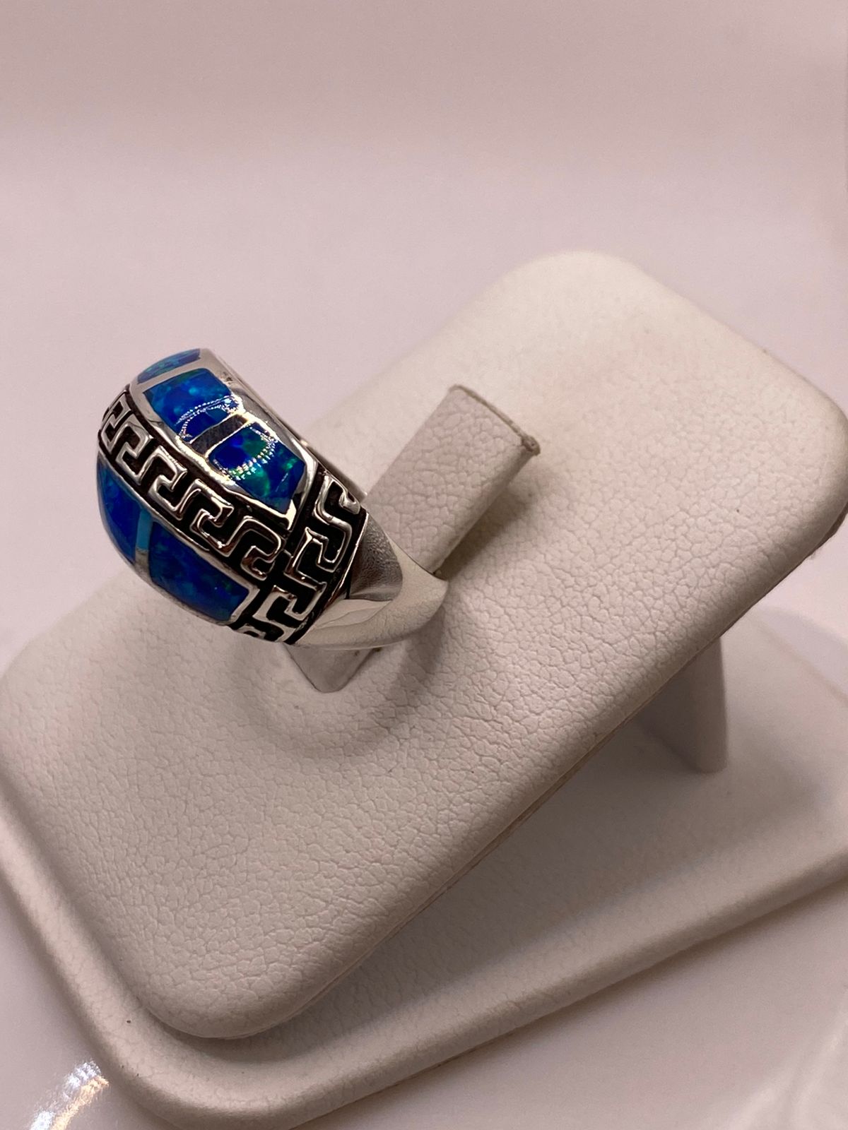 Anillo Greca de Plata Ley 950 con Ópalo de Fuego, vista frontal