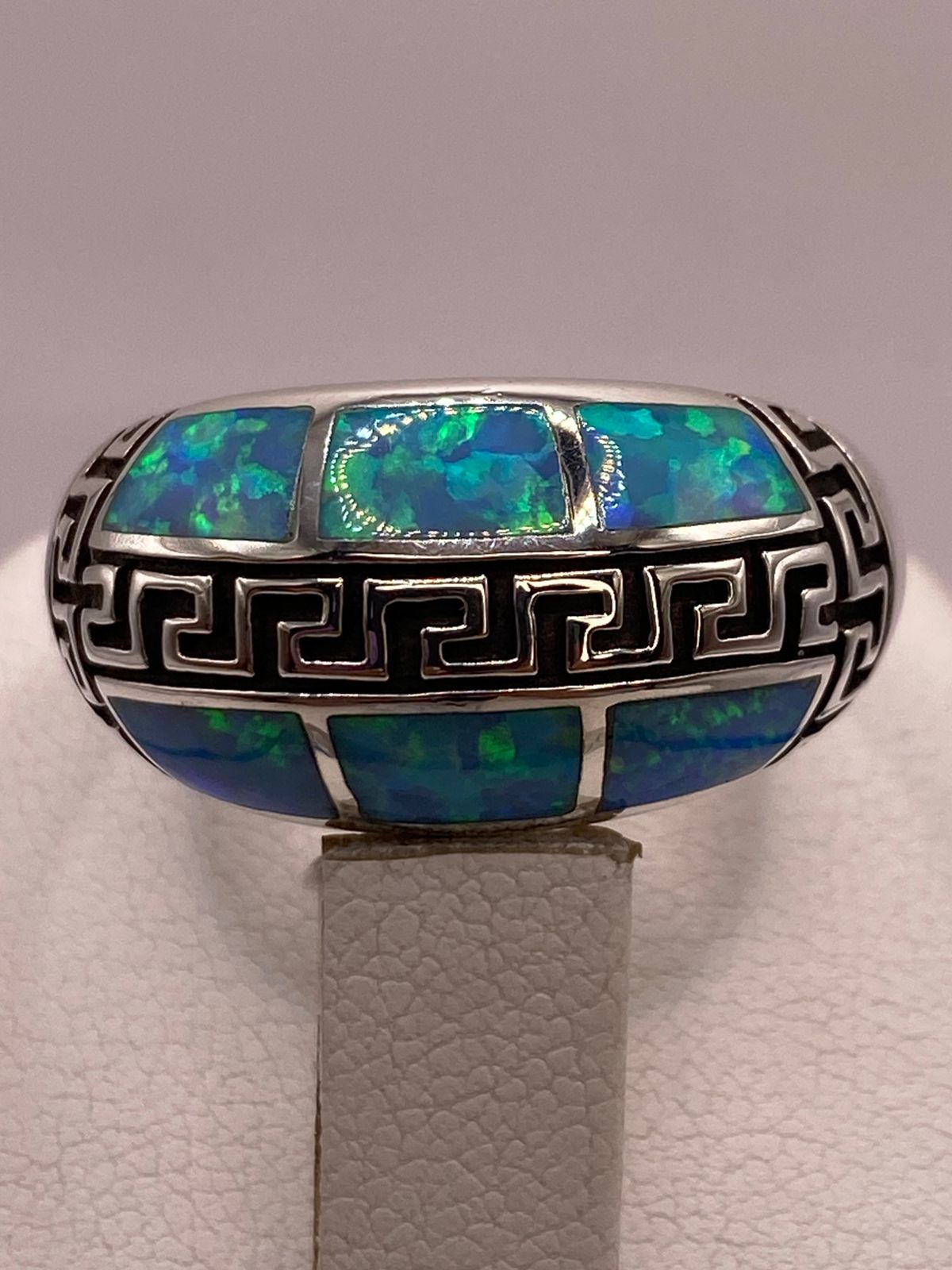 Anillo Greca de Plata Ley 950 con Ópalo de Fuego Azul Cielo, vista posterior