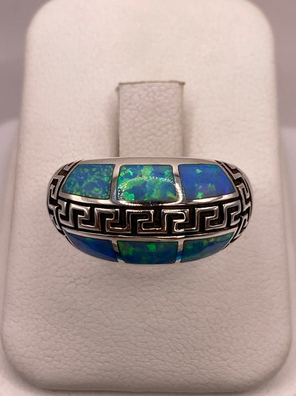 Anillo Greca de Plata Ley 950 con Ópalo de Fuego Azul Cielo, vista frontal