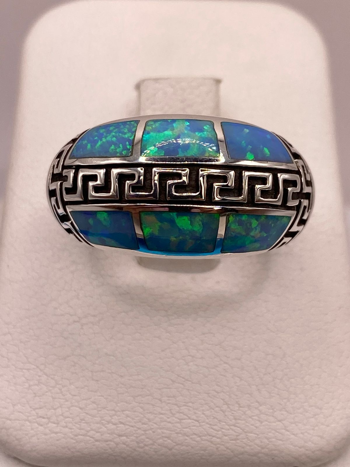 Anillo Greca de Plata Ley 950 con Ópalo de Fuego Azul Cielo, vista superior