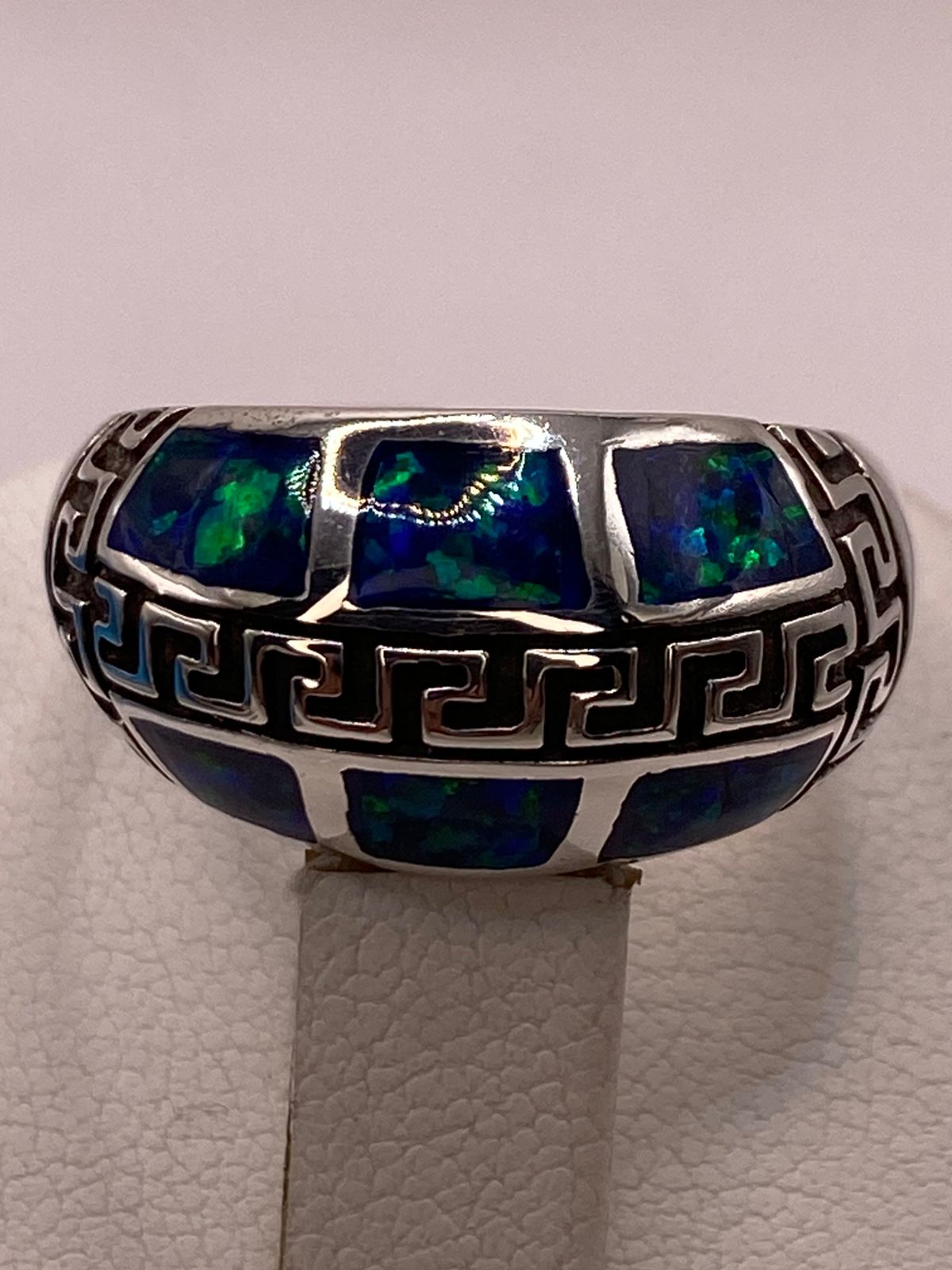 Anillo Greca de Plata Ley 950 con Ópalo de Fuego Azul Marino, vista superior