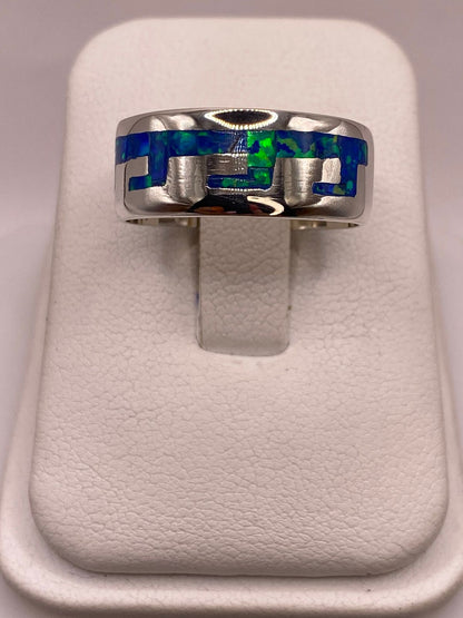 Anillo Greca de Plata Ley 950 con Ópalo de Fuego Azul Marino, vista de detalle