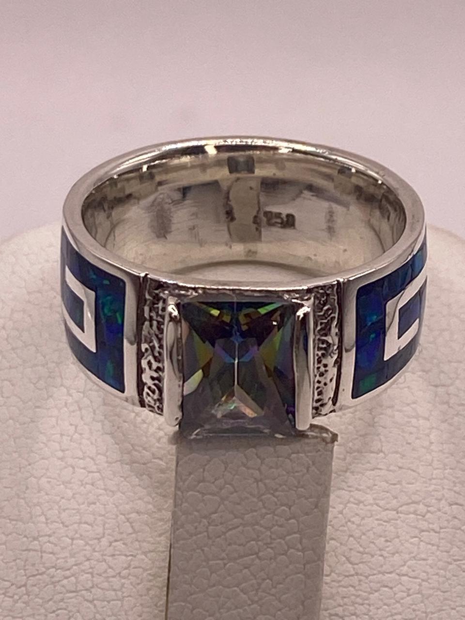 ANILLO GRECA EN PLATA LEY .950 CON ÓPALO DE FUEGO Y ZIRCONIA, sello de autenticidad Plata Ley .925