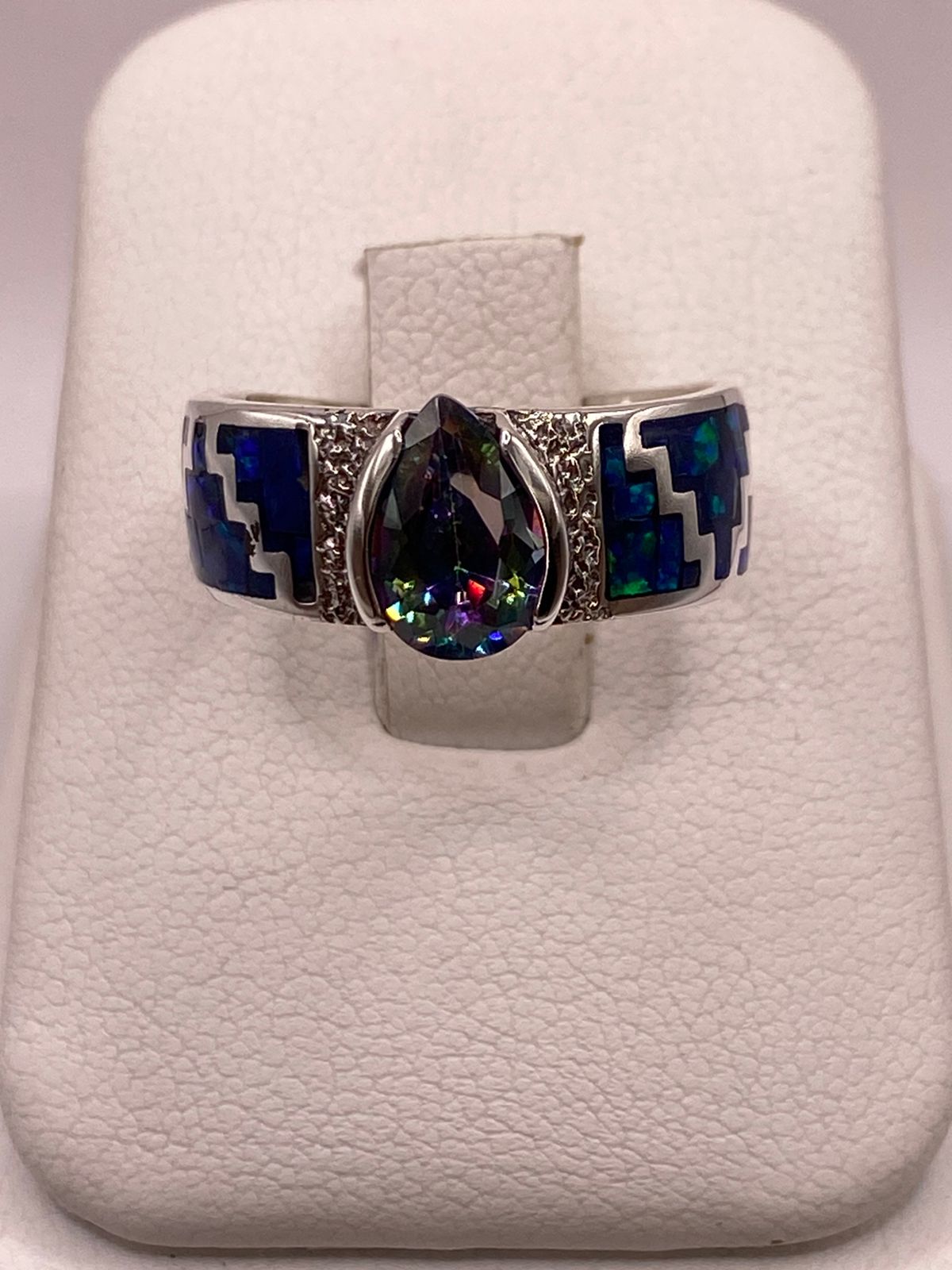 Anillo Greca de Plata Ley 950 con Ópalo de Fuego y Zirconia, vista frontal