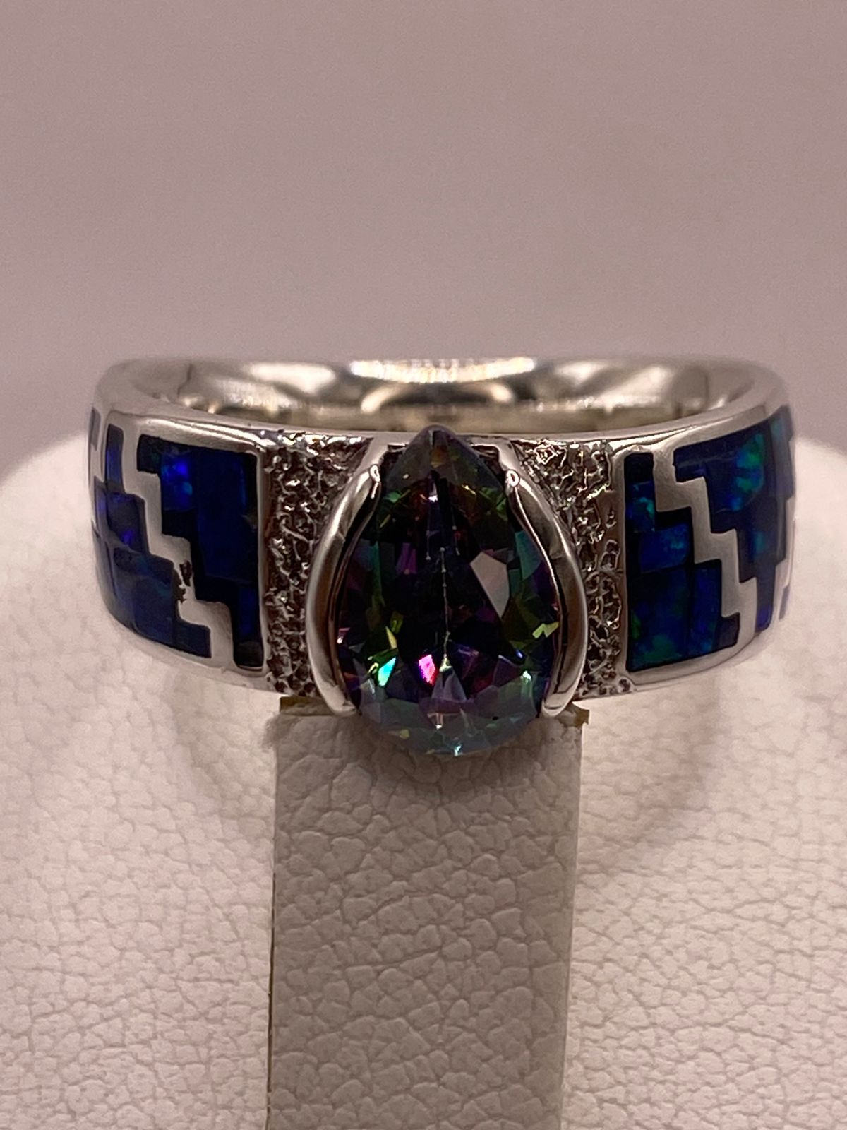 Anillo Greca de Plata Ley 950 con Ópalo de Fuego y Zirconia, vista superior