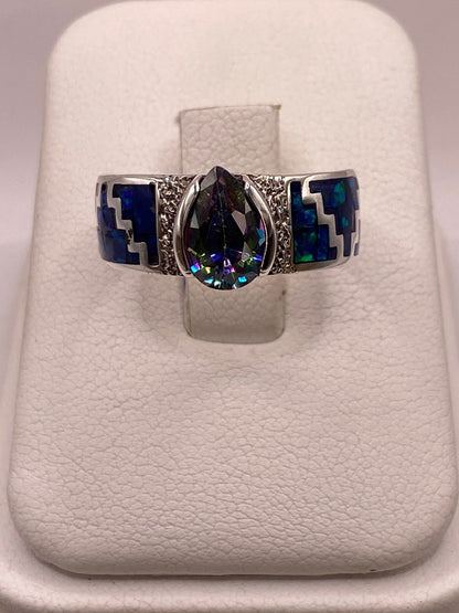 Anillo Greca de Plata Ley 950 con Ópalo de Fuego y Zirconia, vista de detalle