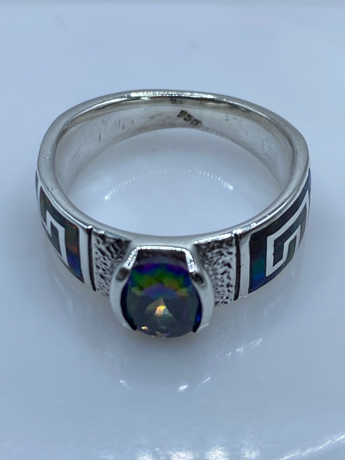 Anillo Greca de Plata .950 con Ópalo de Fuego y Zirconia, sello de autenticidad Plata Ley .925