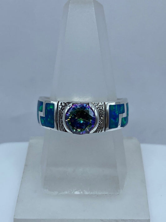Anillo Greca de Plata .950 con Ópalo de Fuego y Zirconia — ángulo diagonal