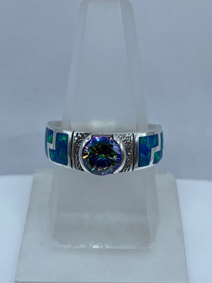 Anillo Greca de Plata .950 con Ópalo de Fuego y Zirconia, vista lateral