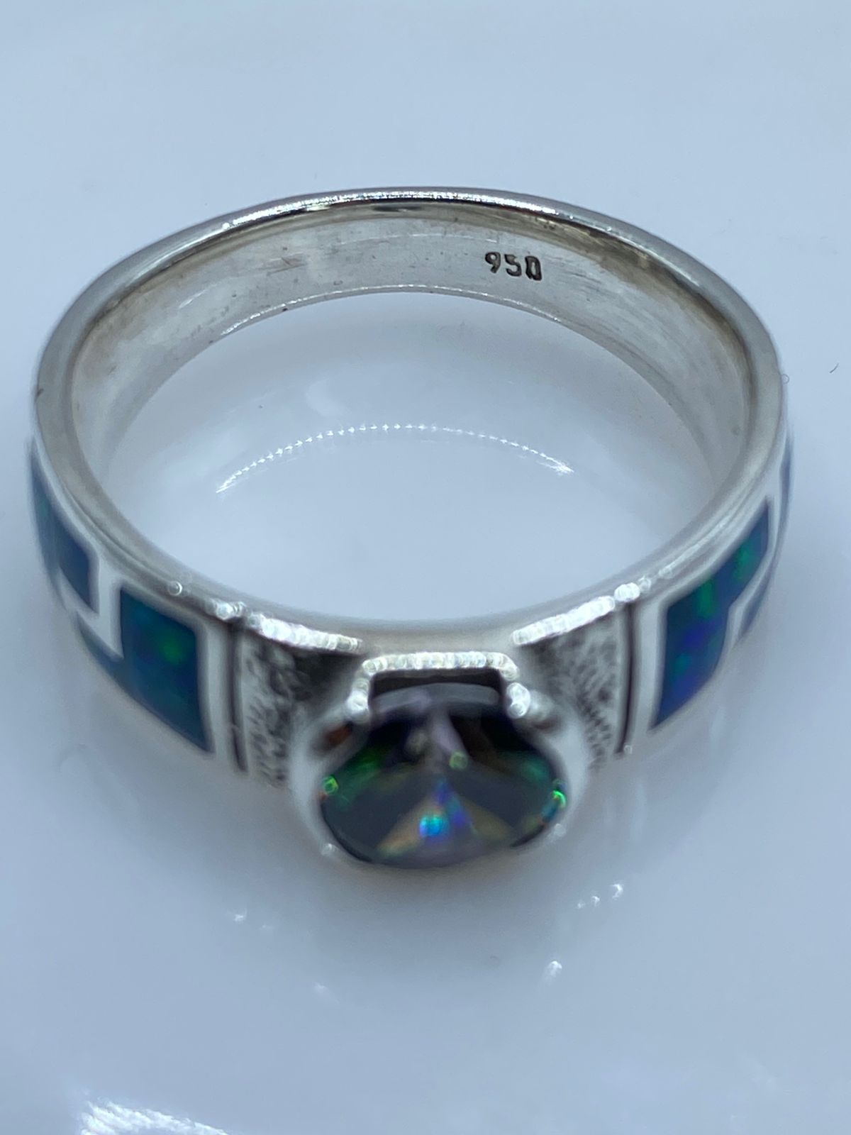 Anillo Greca de Plata .950 con Ópalo de Fuego y Zirconia, sello de autenticidad Plata Ley .925