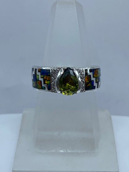 Anillo Greca de Plata .950 con Ópalo de Fuego y Zirconia — ángulo diagonal