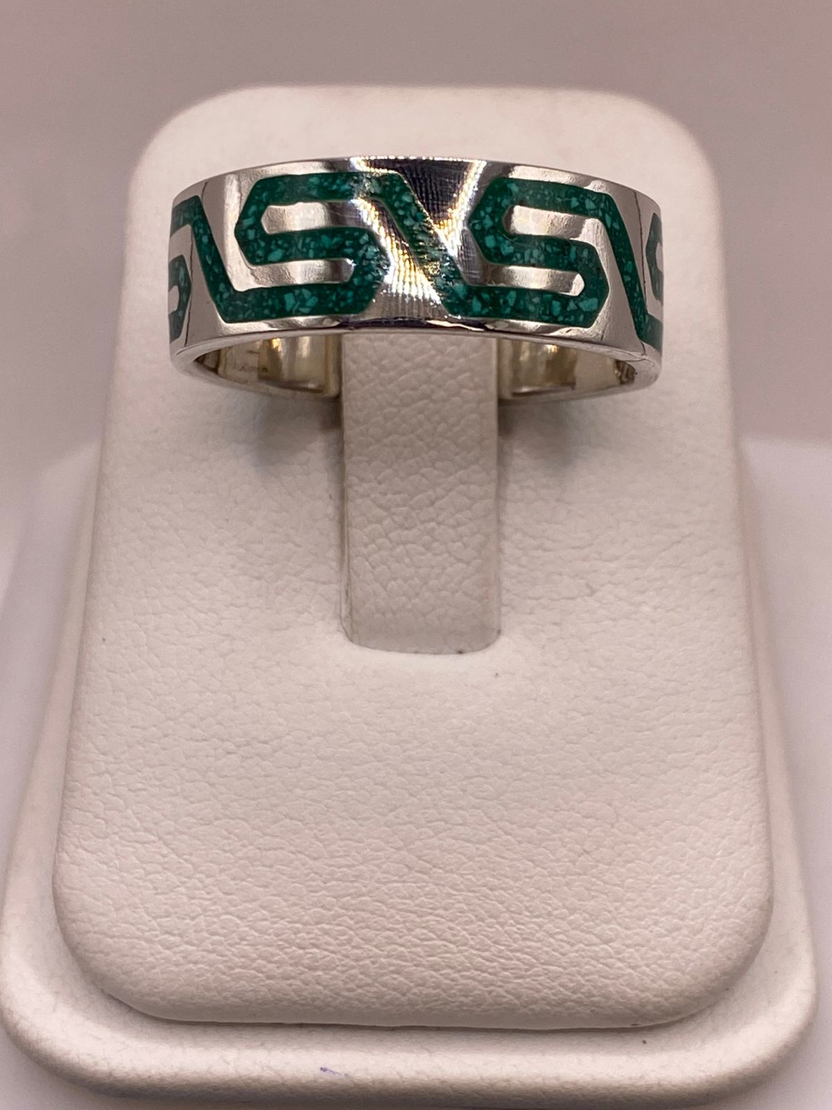 Anillo Greca Verde de Plata .925 con Incustracion Verde, vista frontal