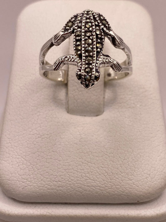 Anillo Lagartija Vintage con Marquesitas en Plata Ley 925, vista frontal