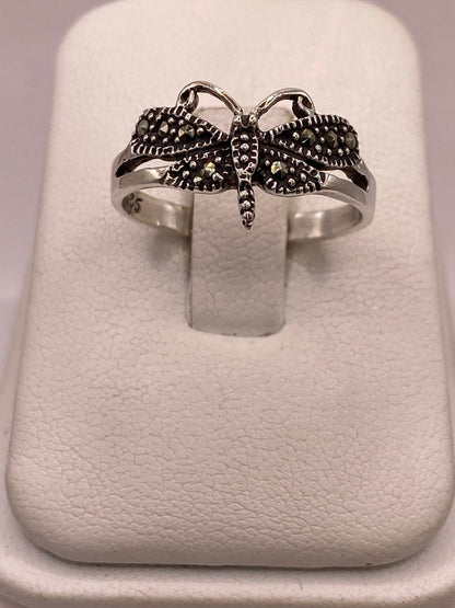 Anillo Libélula Vintage con Marquesitas en Plata Ley 925, vista frontal