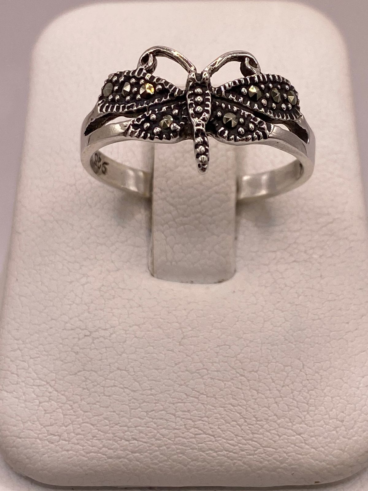 Anillo Libélula Vintage con Marquesitas en Plata Ley 925, vista de detalle