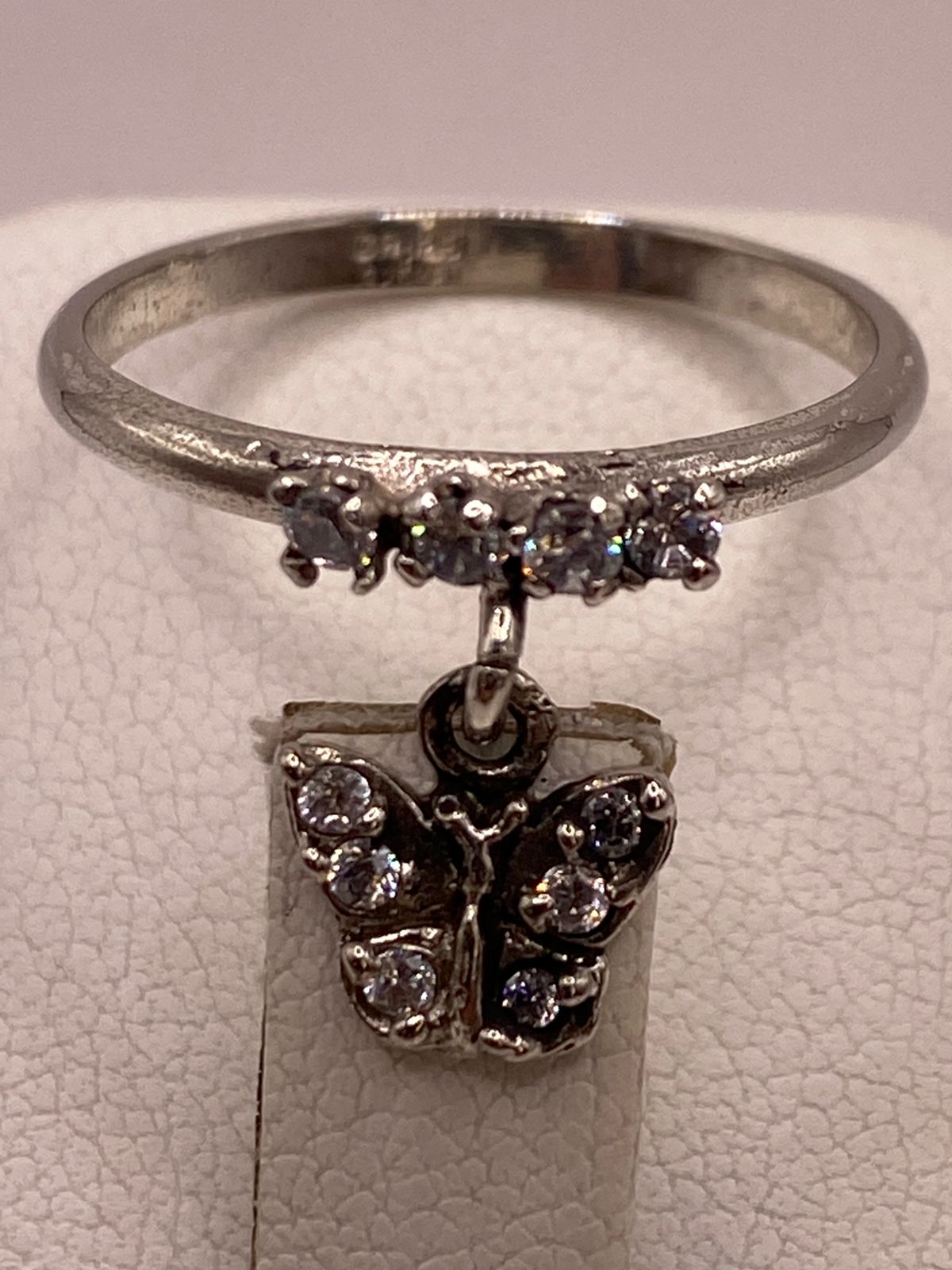 Anillo de Mariposa Colgante con Zirconias Blancas en Plata Ley 925, sello de autenticidad Plata Ley .925