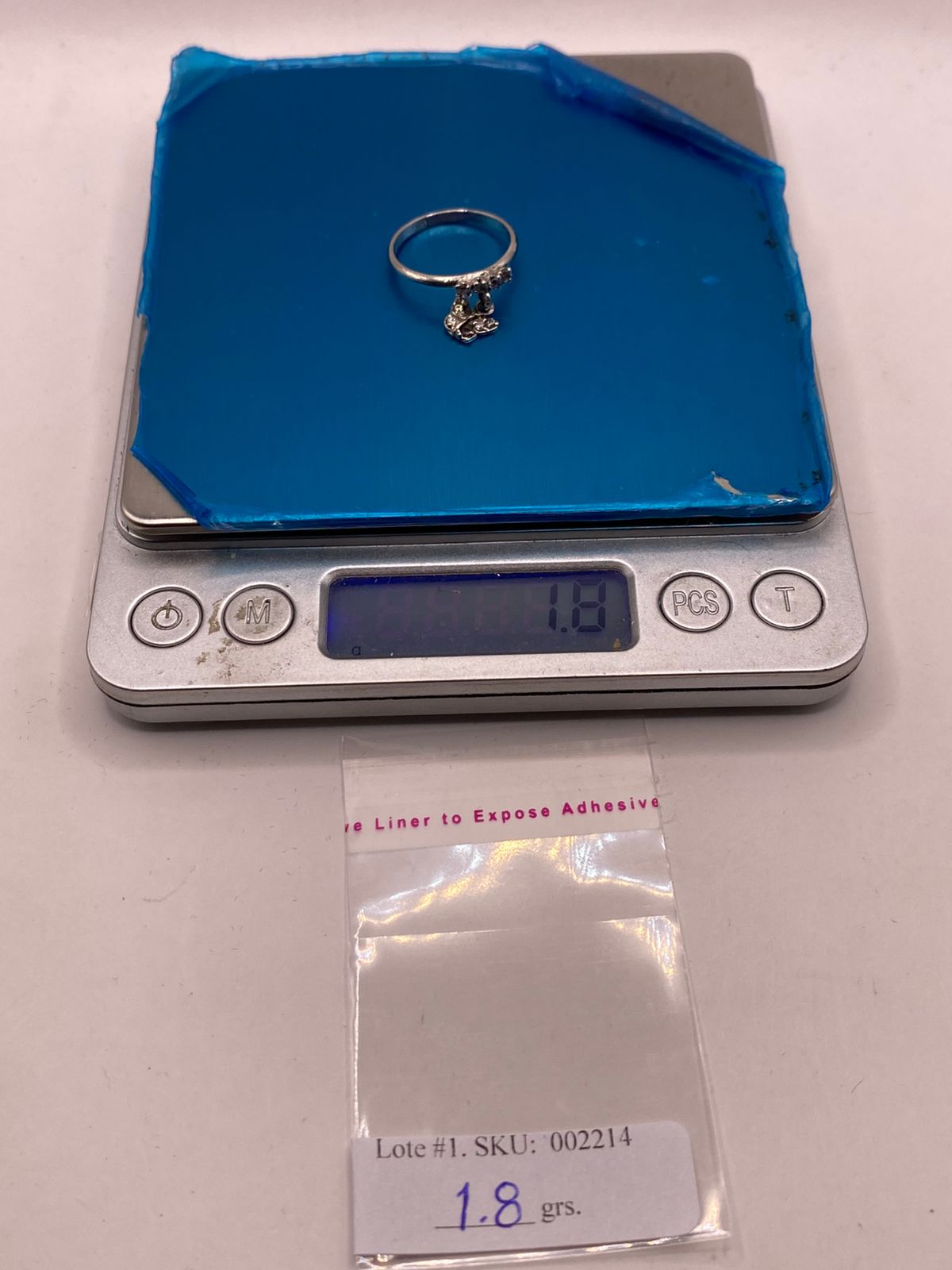 Anillo de Mariposa Colgante con Zirconias Blancas en Plata Ley 925, peso en gramos (báscula)