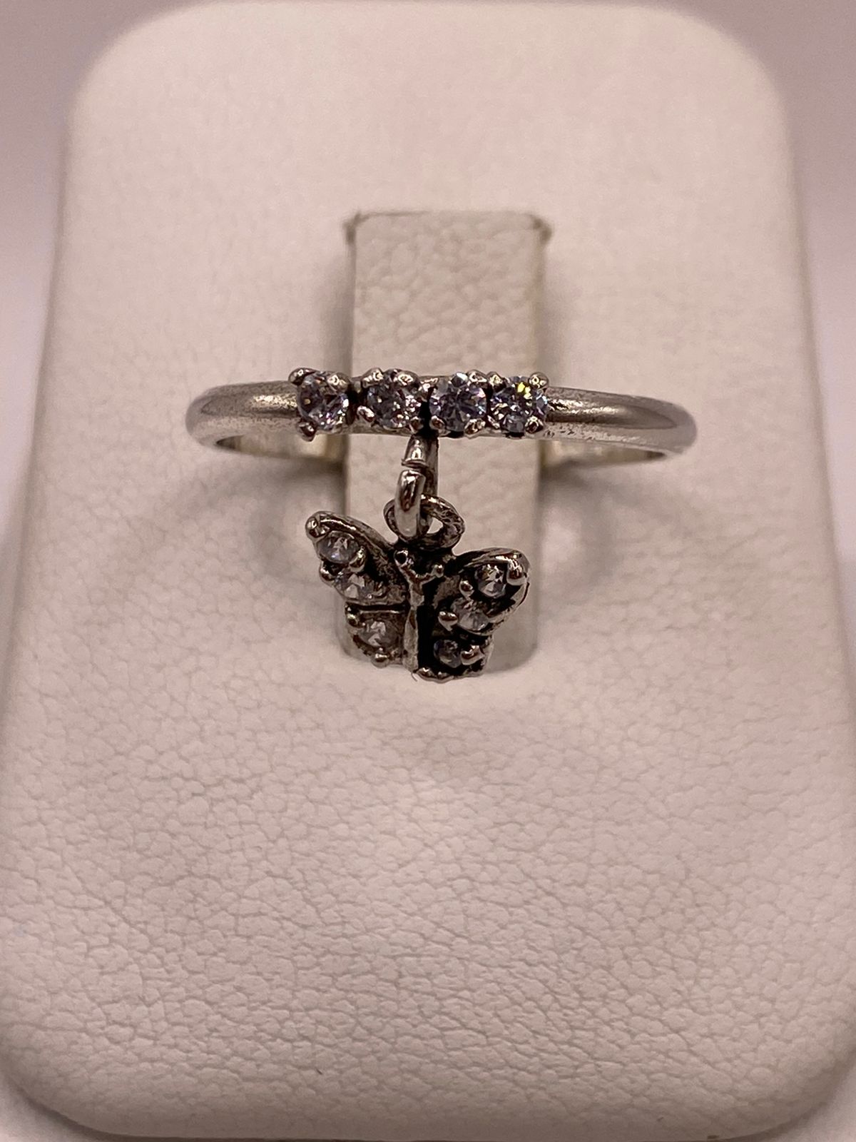 Anillo de Mariposa Colgante con Zirconias Blancas en Plata Ley 925, vista frontal