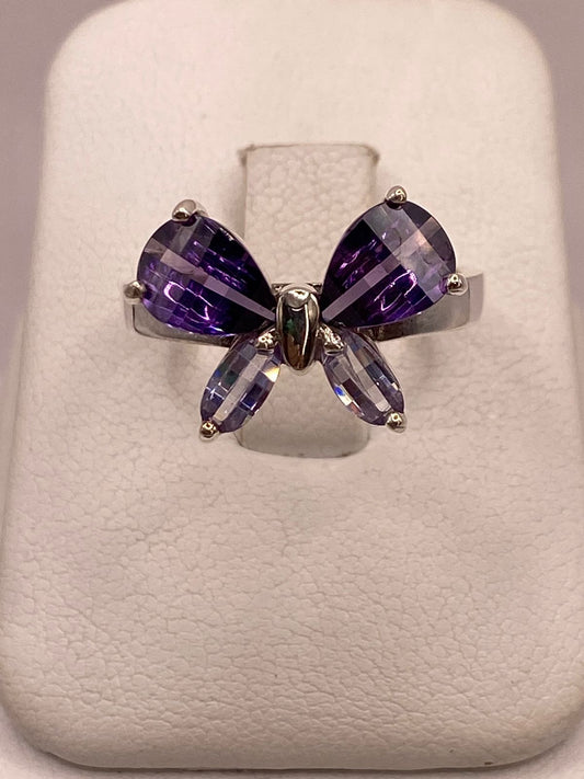 Anillo Mariposa con Zirconias Moradas en Plata Ley 925 — detalle de acabado