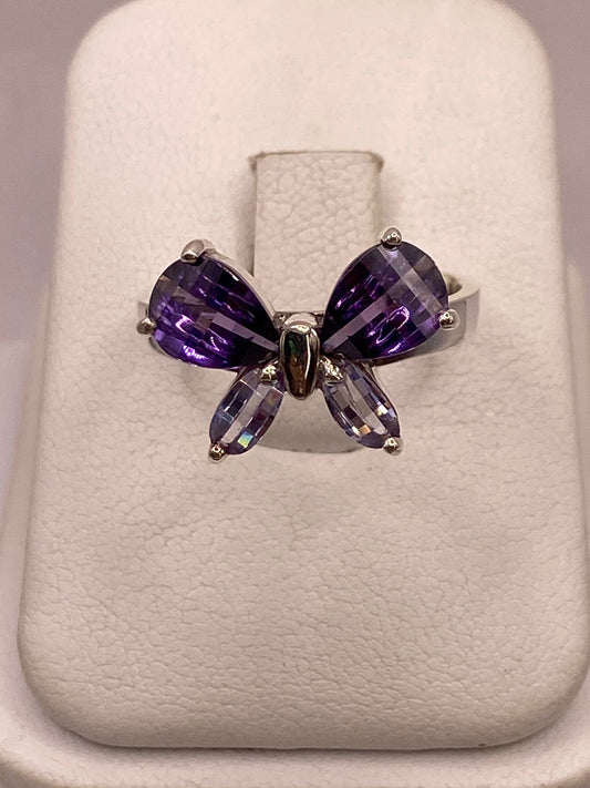 Anillo Mariposa con Zirconias Moradas en Plata Ley 925, vista frontal