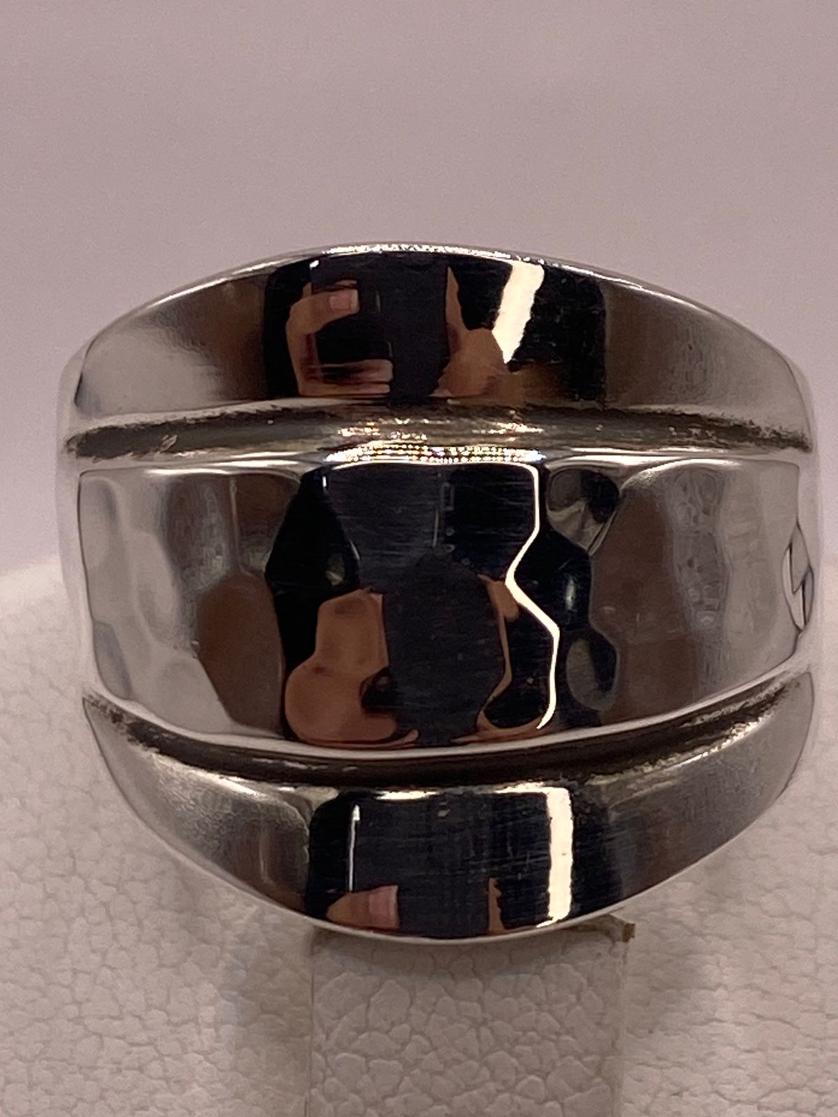 Anillo Moderno de Plata Ley 925 con Diseño Escultórico, sello de autenticidad Plata Ley .925