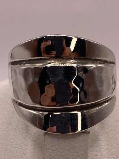 Anillo Moderno de Plata Ley 925 con Diseño Escultórico, sello de autenticidad Plata Ley .925