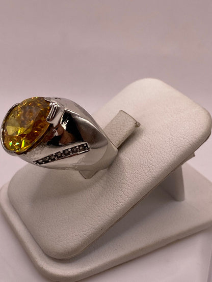 Anillo Moderno con Zirconia Amarilla Corte Gota en Plata Ley 925, vista lateral