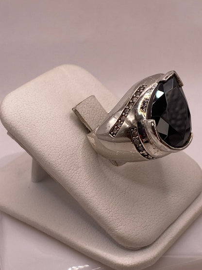 Anillo Moderno con Zirconia Negra Encorte Gota en Plata Ley 925, vista lateral