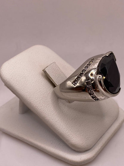 Anillo Moderno con Zirconia Negra en Plata Ley 925, vista frontal