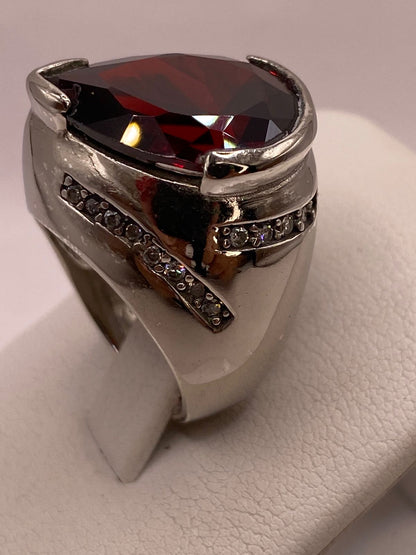 Anillo Moderno con Zirconia Rojo Oscuro Corte Gota en Plata Ley 925, vista superior