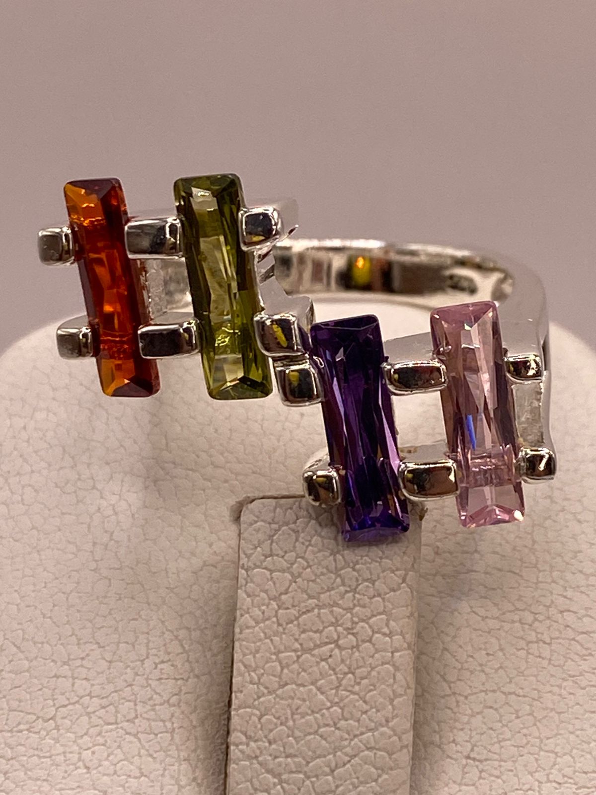 Anillo Multicolor de Zirconias Baguette Plata Ley 925, vista superior