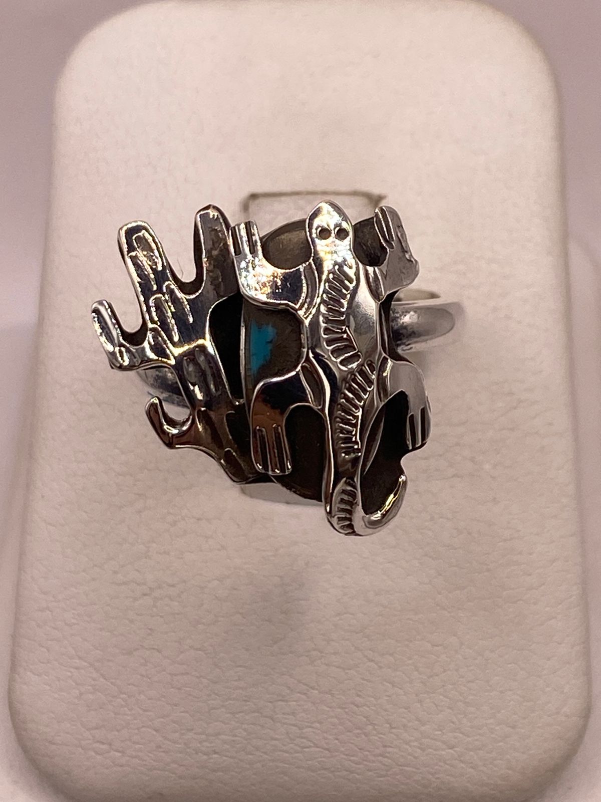 Anillo Navajo de Plata Ley 925 con Turquesa Natural, vista de detalle
