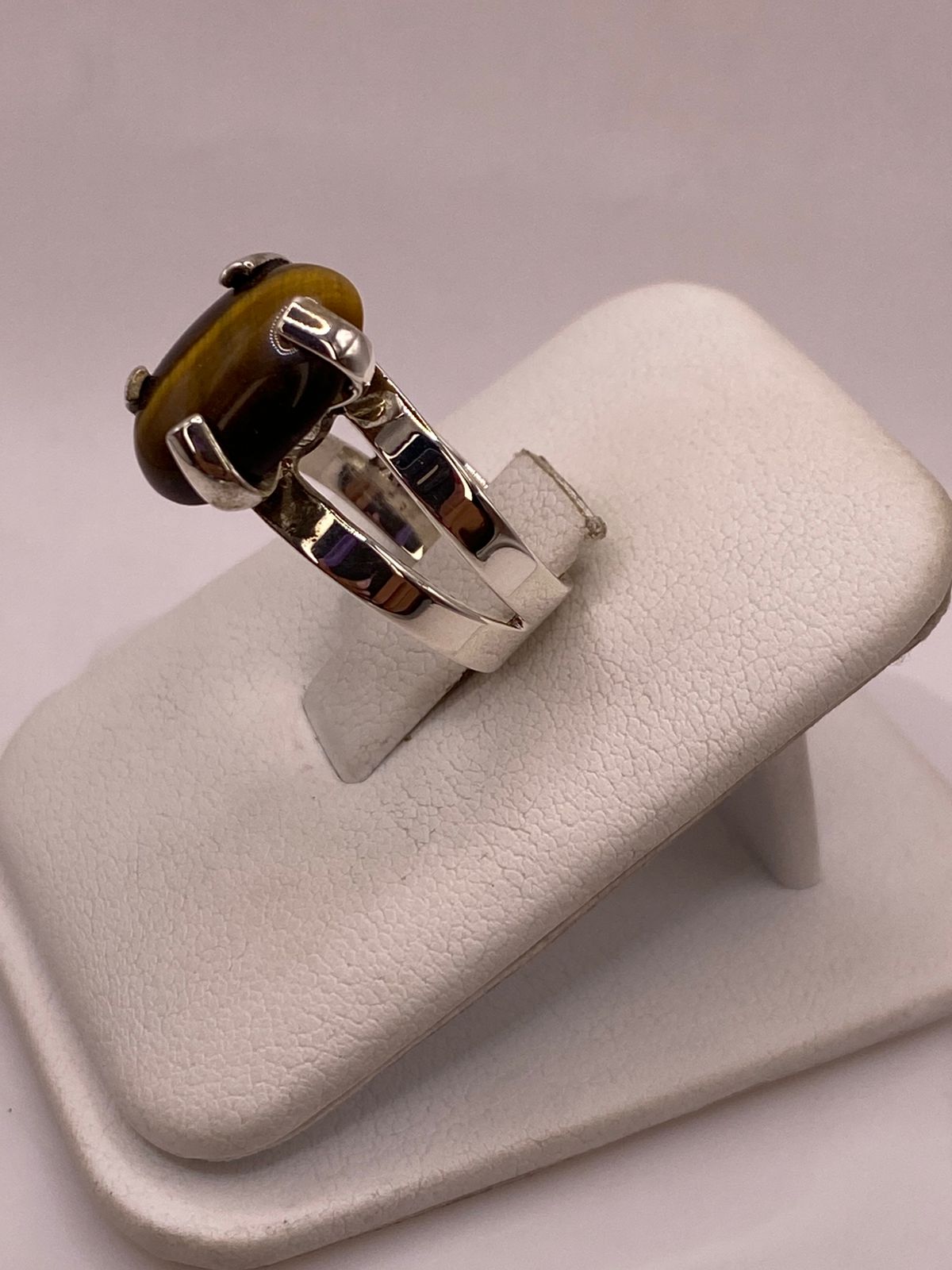 Anillo Ojo de Tigre de Plata Ley 925, vista lateral