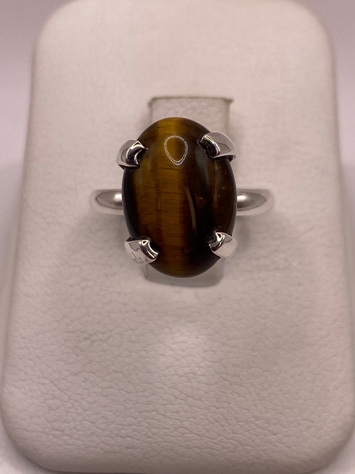 Anillo con Ojo de Tigre de Plata Ley 925, vista frontal