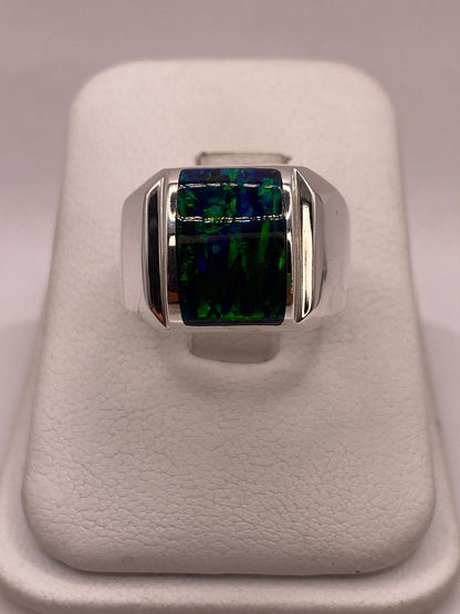 Anillo con Ópalo de Fuego Azul Marino en Plata Ley .950, vista frontal