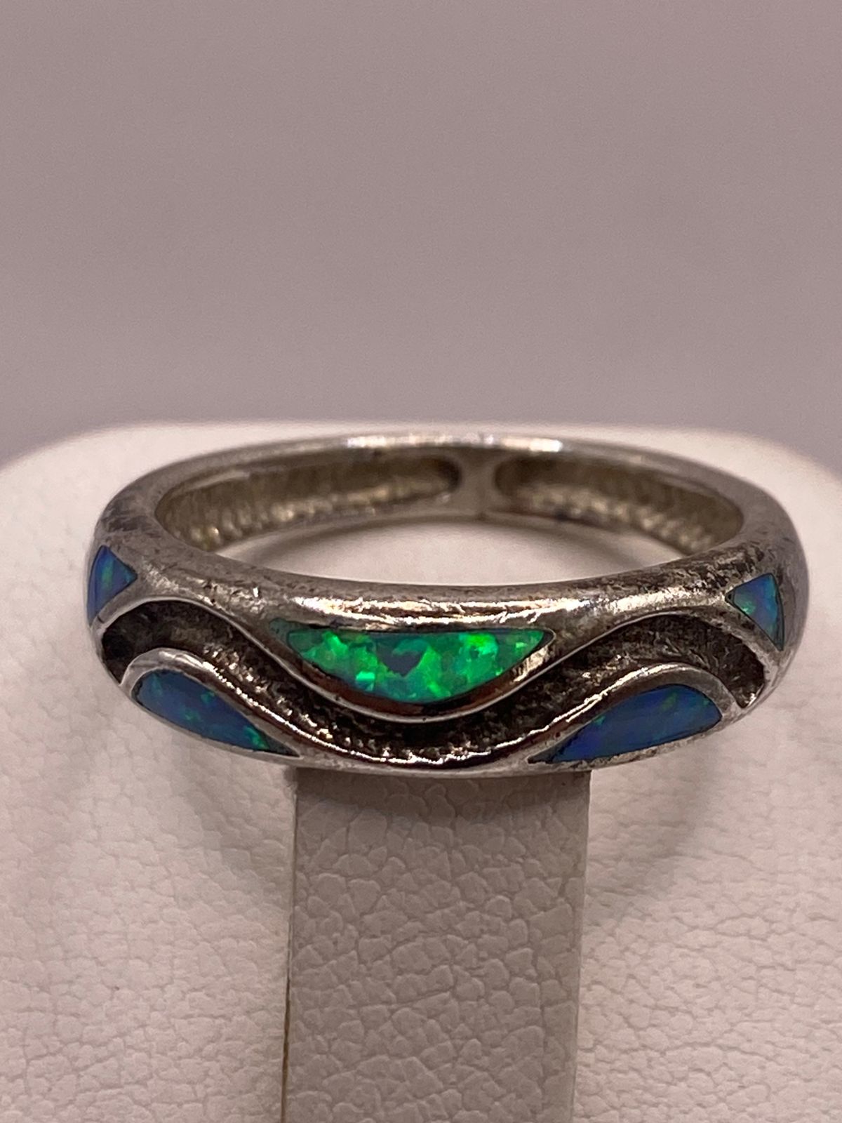 Anillo Ópalo de Fuego Azul & Verde Diseño Ondas Plata Ley 950, vista de detalle