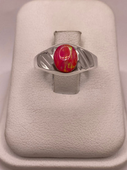 Anillo de Ópalo de Fuego Fucsia con Destellos Verdes Iridiscentes en Plata Ley .925, vista superior