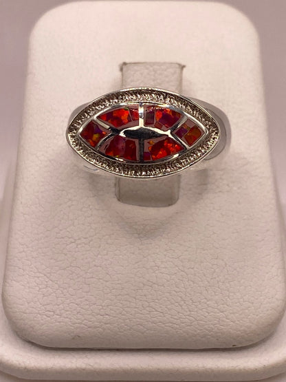 Anillo de Ópalo de Fuego Fucsia en Plata Ley .950, vista de detalle