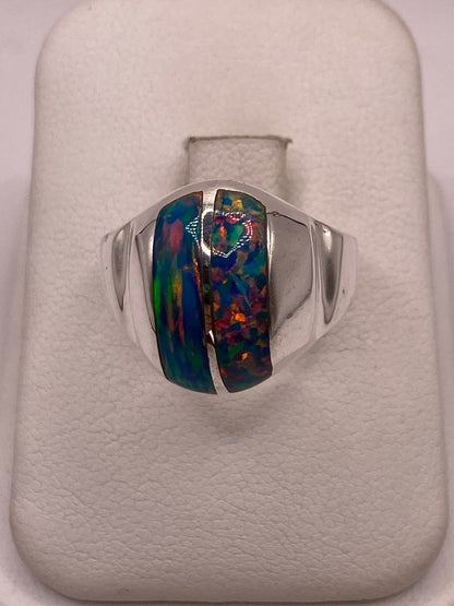 Anillo de Ópalo de Fuego Multicolor Iridiscente en Plata Ley .925, vista de detalle