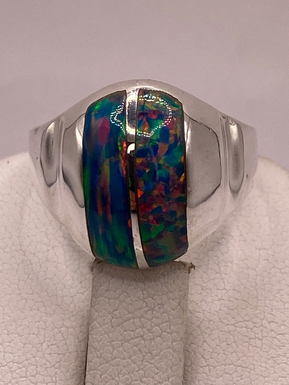 Anillo de Ópalo de Fuego Multicolor Iridiscente en Plata Ley .925, sello de autenticidad Plata Ley .925