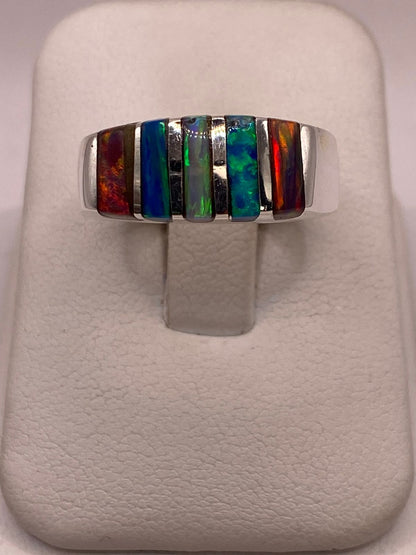 Anillo de Ópalo de Fuego Multicolor Iridiscente en Plata Ley .925, vista frontal