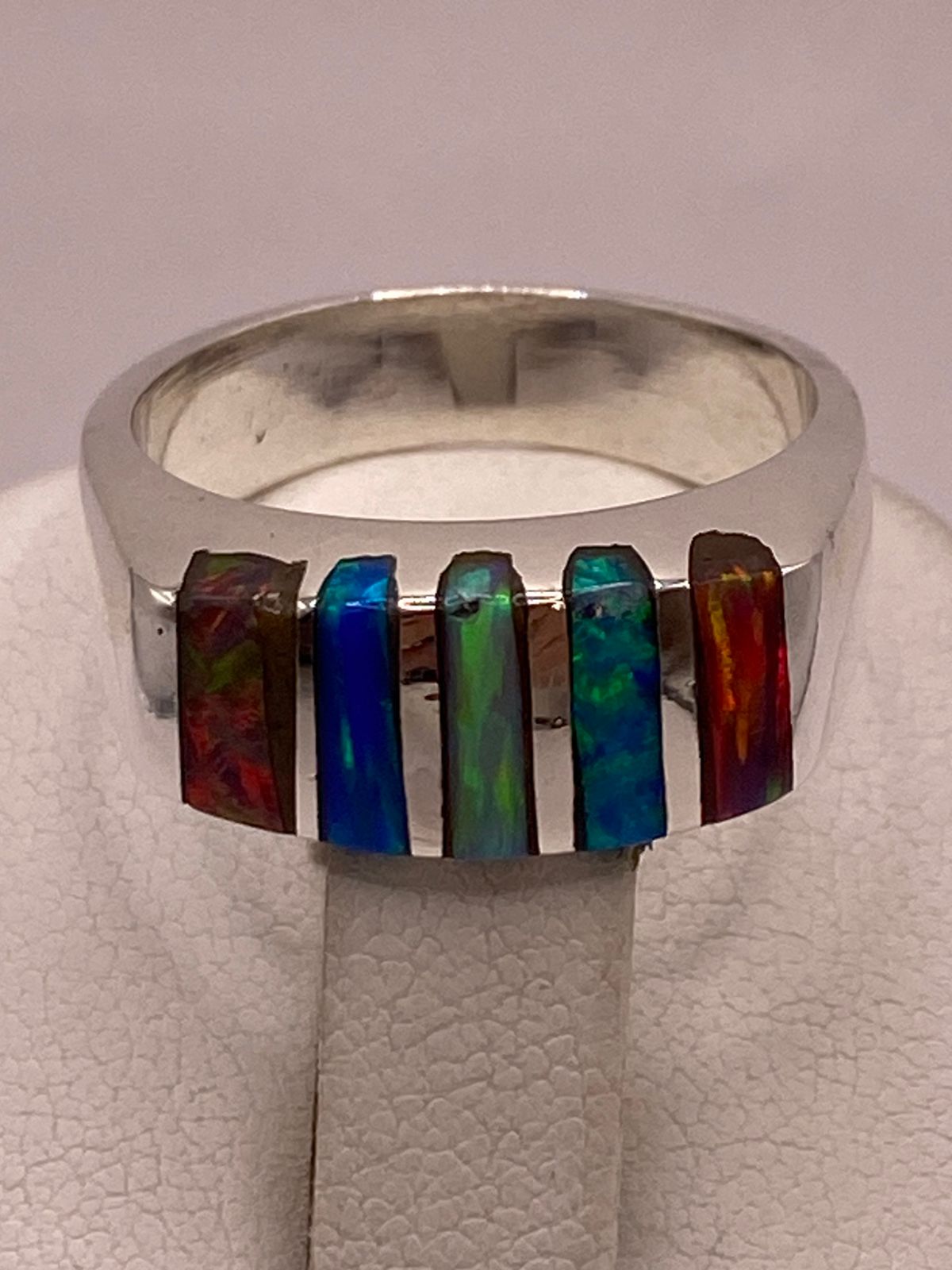 Anillo de Ópalo de Fuego Multicolor Iridiscente en Plata Ley .925, sello de autenticidad Plata Ley .925
