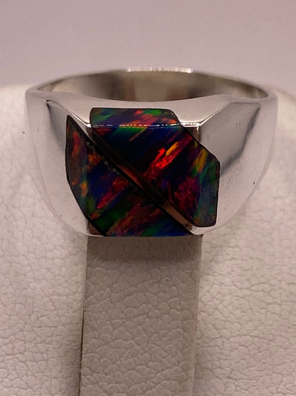 Anillo de Ópalo de Fuego Multicolor Iridiscente en Plata Ley .925, sello de autenticidad Plata Ley .925