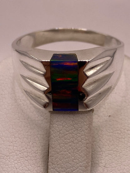 Anillo de Ópalo de Fuego Multicolor Iridiscente en Plata Ley .925, sello de autenticidad Plata Ley .925