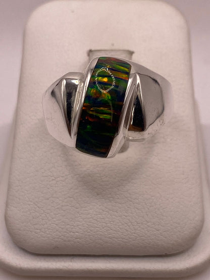 Anillo de Ópalo de Fuego Multicolor en Plata Ley 925, vista de detalle