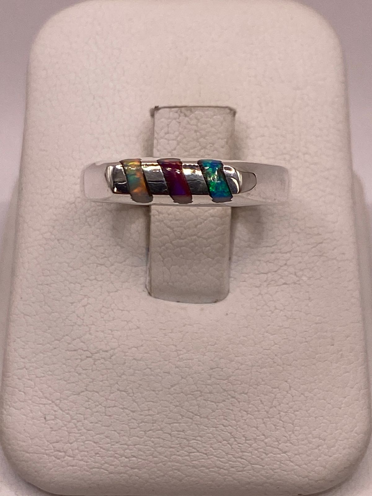 Anillo con Ópalo de Fuego Multicolor en Plata Ley .925, vista frontal