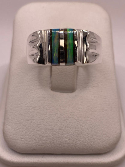 Anillo de Ópalo de Fuego Turquesa Iridiscente en Plata Ley .925, vista frontal