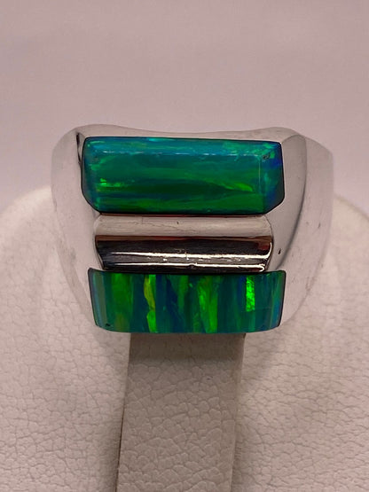 Anillo de Ópalo de Fuego Verde Iridiscente en Plata Ley .925, sello de autenticidad Plata Ley .925