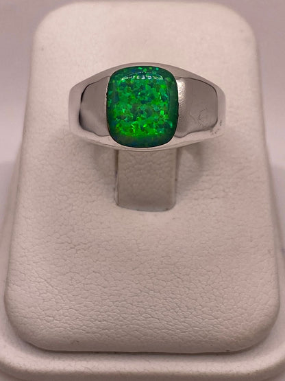 Anillo con Ópalo de Fuego Verde Iridiscente en Plata Ley .950, vista frontal