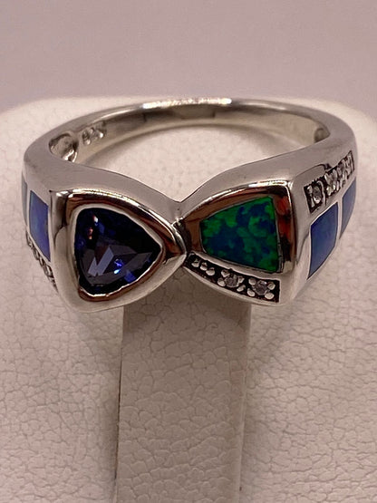 Anillo con Ópalo de Fuego y Zirconia Azul Iridiscente en Plata Ley .925, vista superior